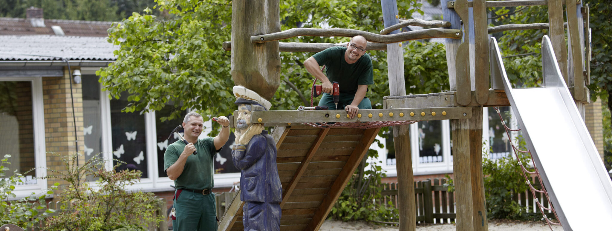 Spielplatzkontrolle und -pflege - DLB Neu-Isenburg